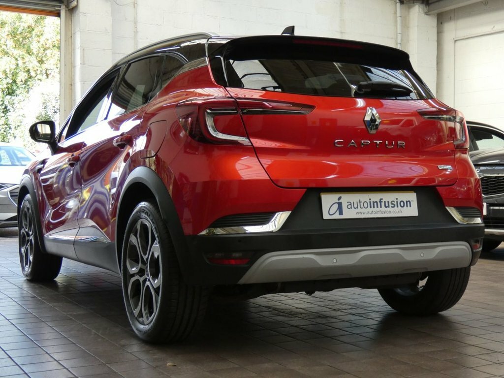Renault Captur 1.6L S Edition Red #4