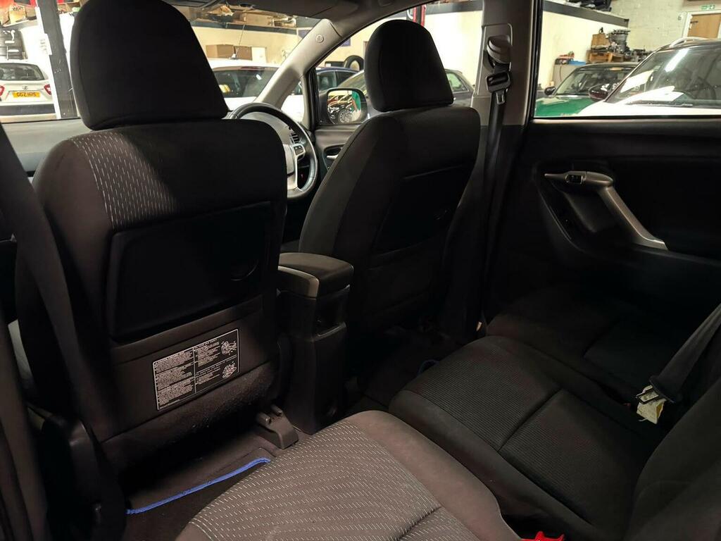 Toyota Verso 2.0 Tr D-4d 125 Bhp Grey #28