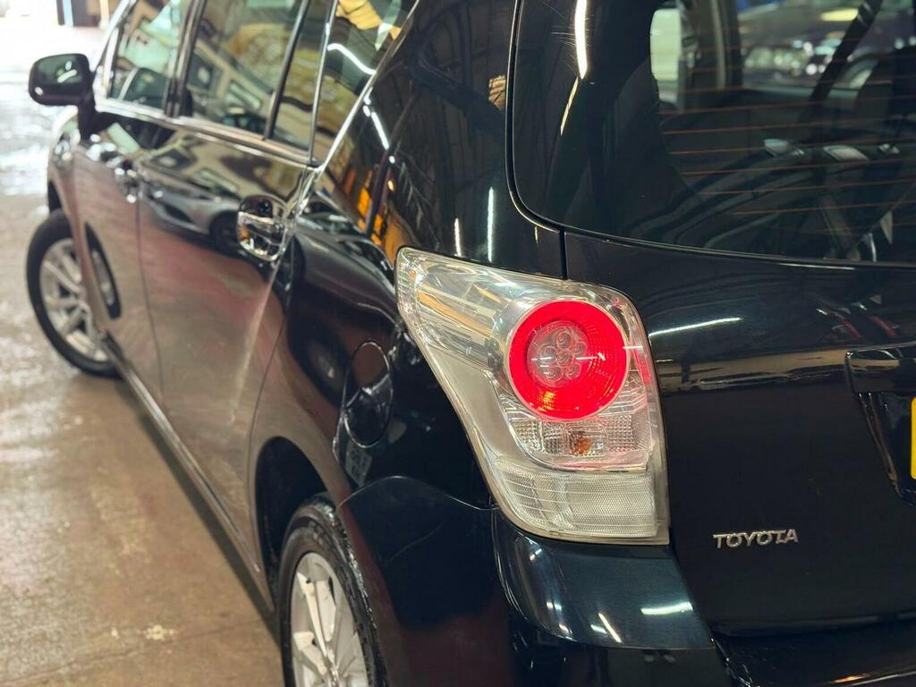 Toyota Verso 2.0 Tr D-4d 125 Bhp Grey #15