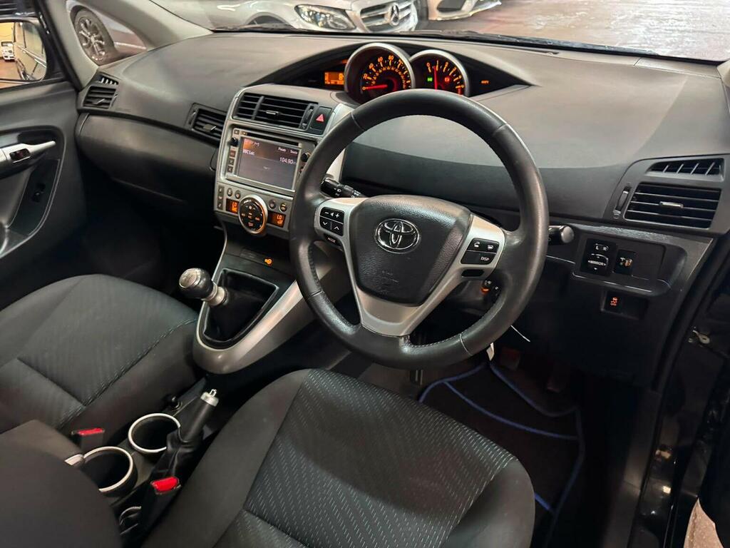 Toyota Verso 2.0 Tr D-4d 125 Bhp Grey #19
