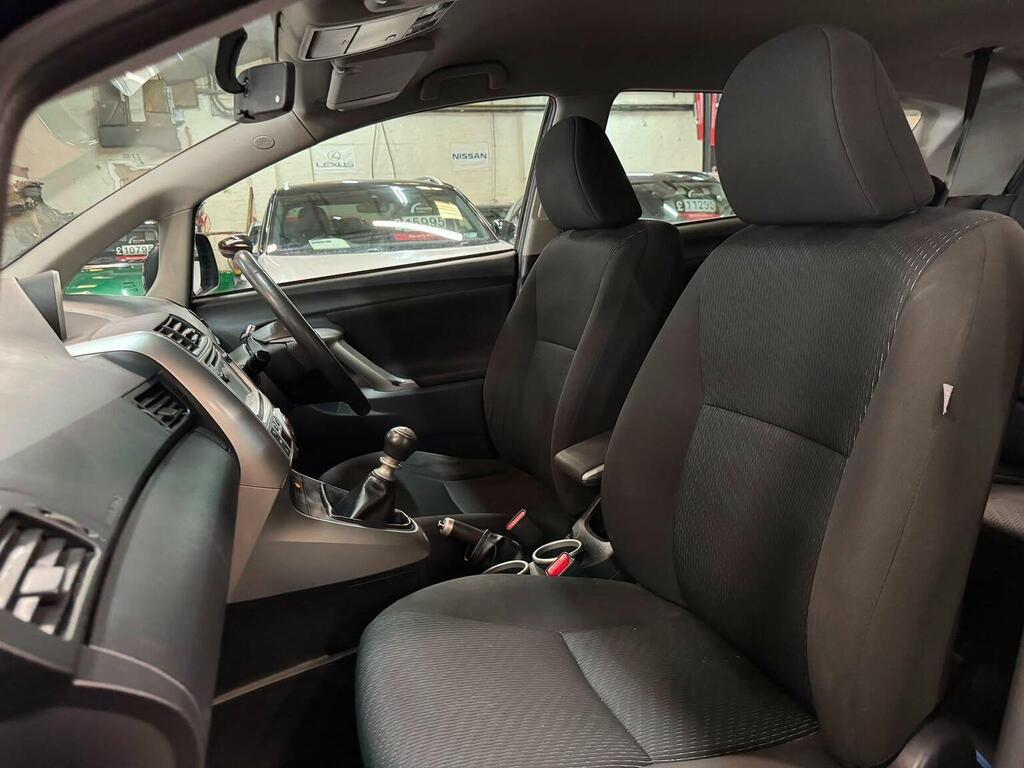 Toyota Verso 2.0 Tr D-4d 125 Bhp Grey #20