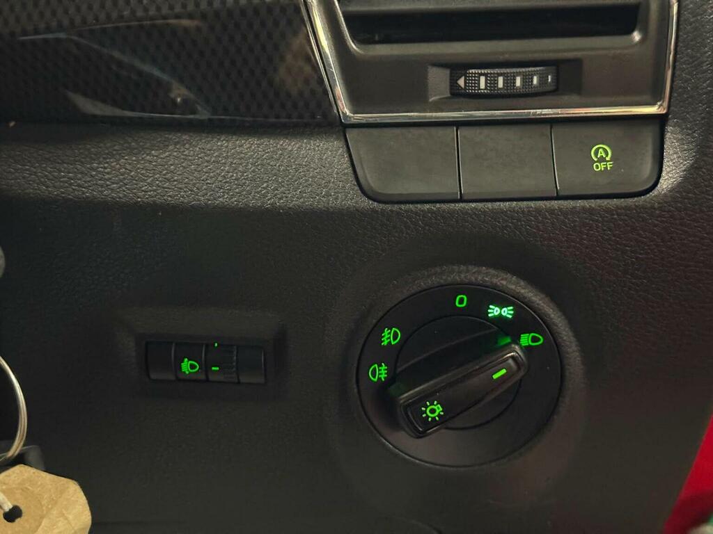 Skoda Fabia Hatchback 1.2 Tsi Se L Euro 6 Ss 201665 Green #45