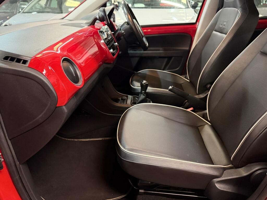 Volkswagen Up Hatchback 1.0 Groove Up Euro 5 201363 Black #25