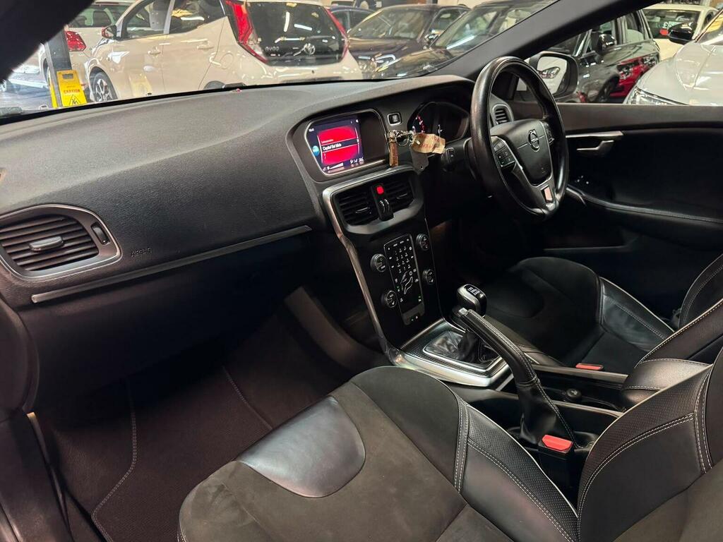 Volvo V40 Volvo V40 1.5 T3 Gpf R-design Pro Euro 6 Kx Grey #24