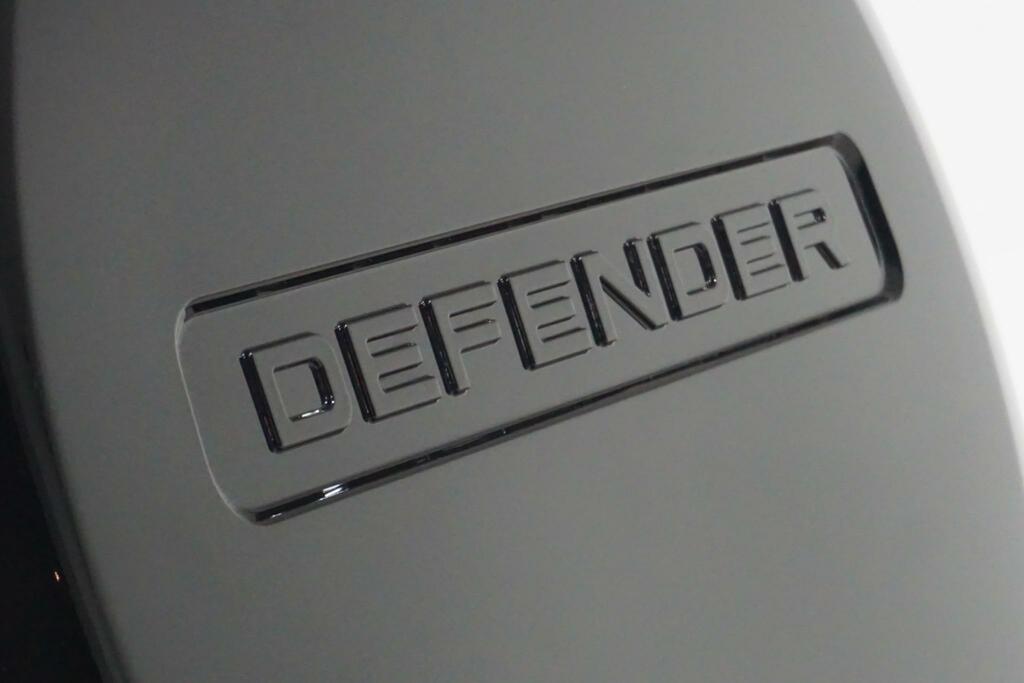 Land Rover Defender 110 D250 110 Se #69