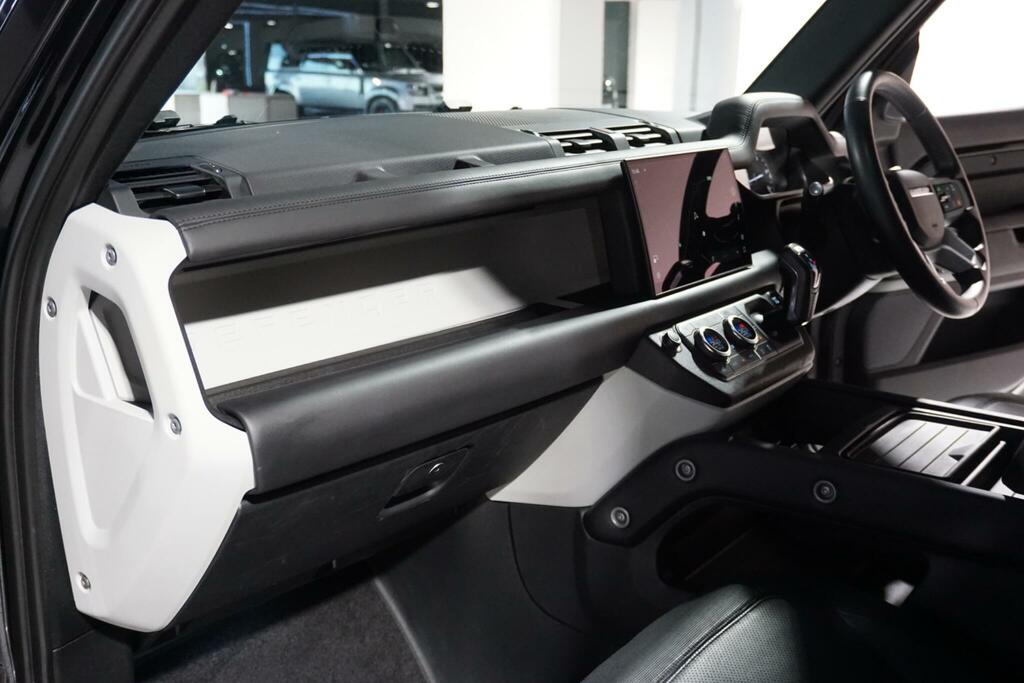 Land Rover Defender 110 D250 110 Se #50