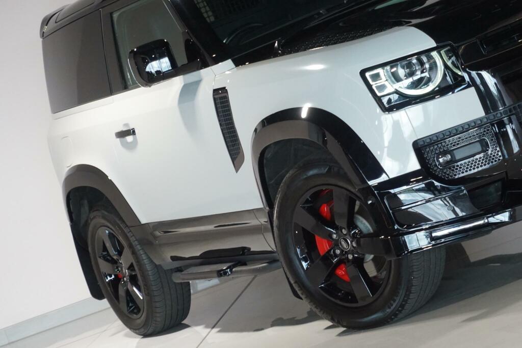 Land Rover Defender 90 2.2 Xs S Wagon Black #35