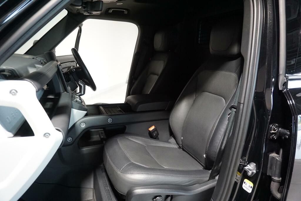 Land Rover Defender 110 3.0 D300 X-dynamic Hse 110 7 Seat Silver #42