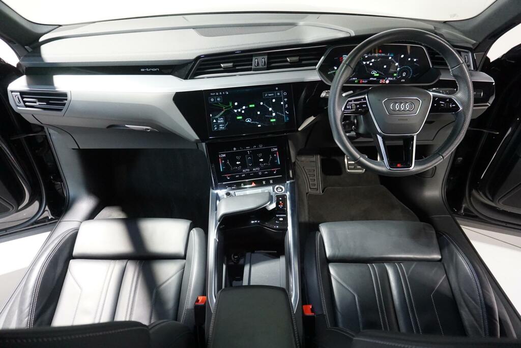 Audi Q8 e tron 50 S Line Black #6