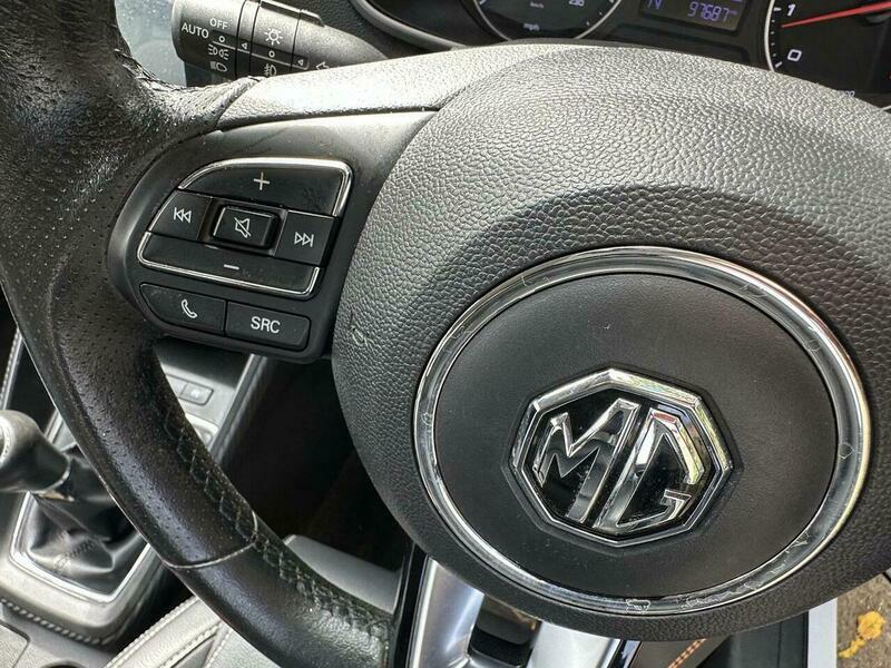 MG ZS 1.0 T Gdi Exclusive Suv Red #11