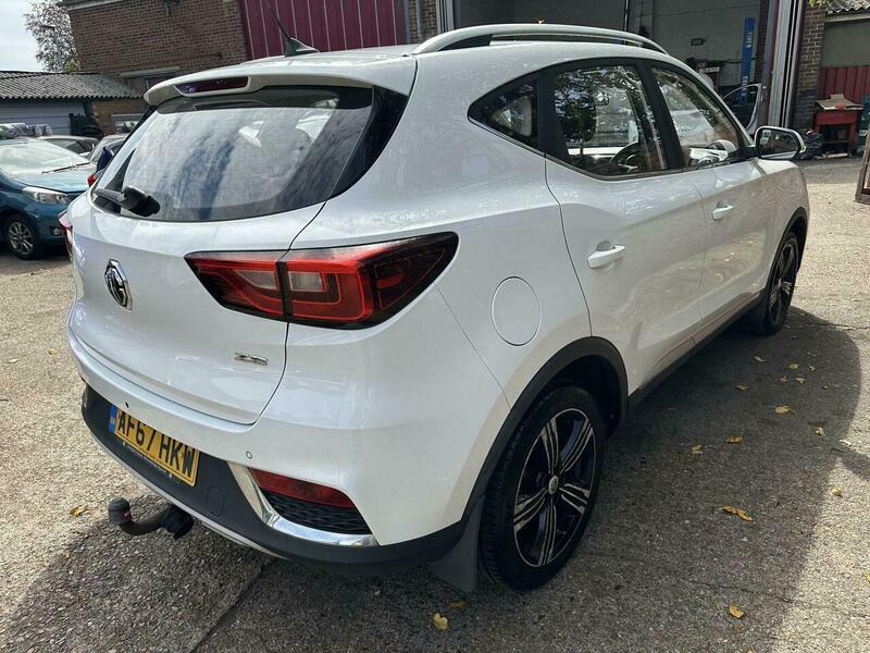 MG ZS 1.0 T Gdi Exclusive Suv Red #7