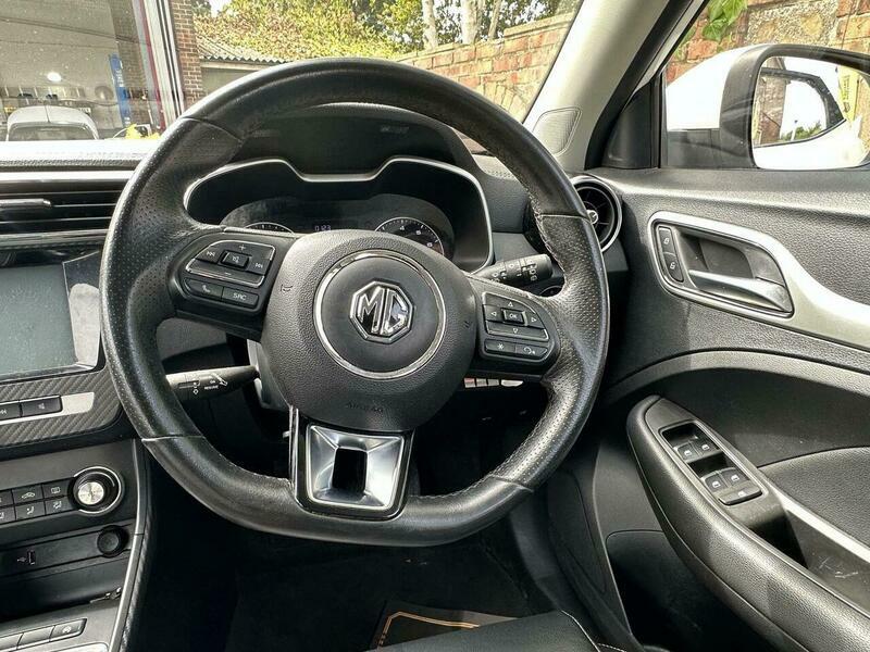 MG ZS 1.0 T Gdi Exclusive Suv Red #9