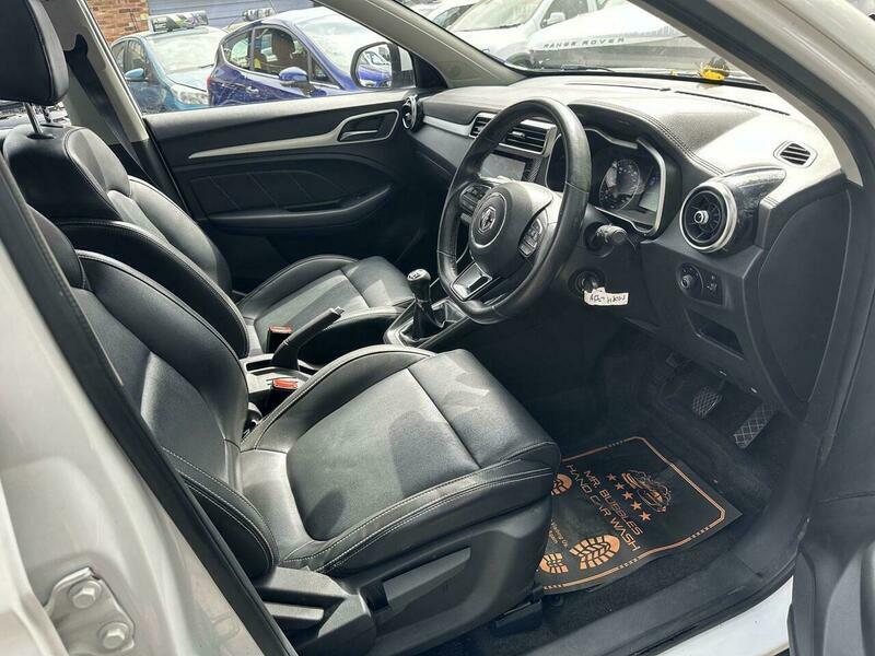 MG ZS 1.0 T Gdi Exclusive Suv Red #14