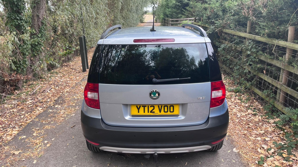 Skoda Yeti Skoda Yeti 1.2 Tsi Elegance Suv Dsg Eur Red #24