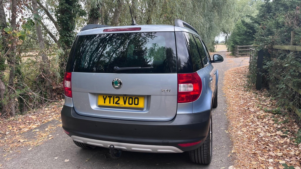 Skoda Yeti Skoda Yeti 1.2 Tsi Elegance Suv Dsg Eur Red #25