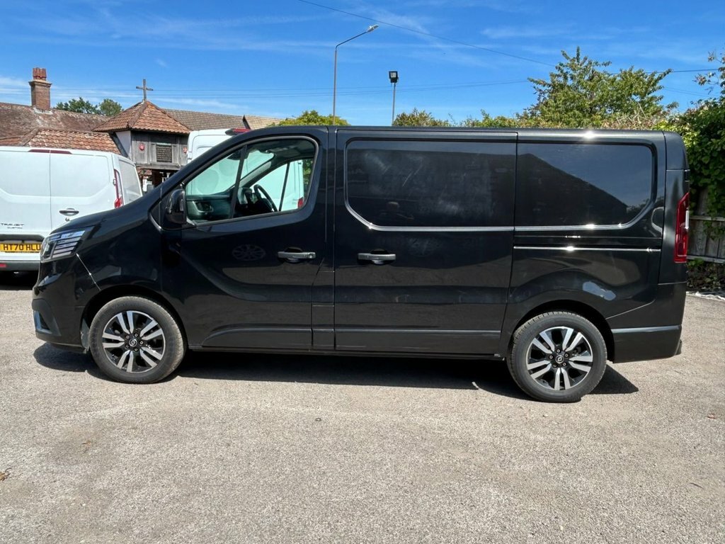 Renault Trafic 2.0 Dci Blue Sl28 Sport Panel Van Manu  #2