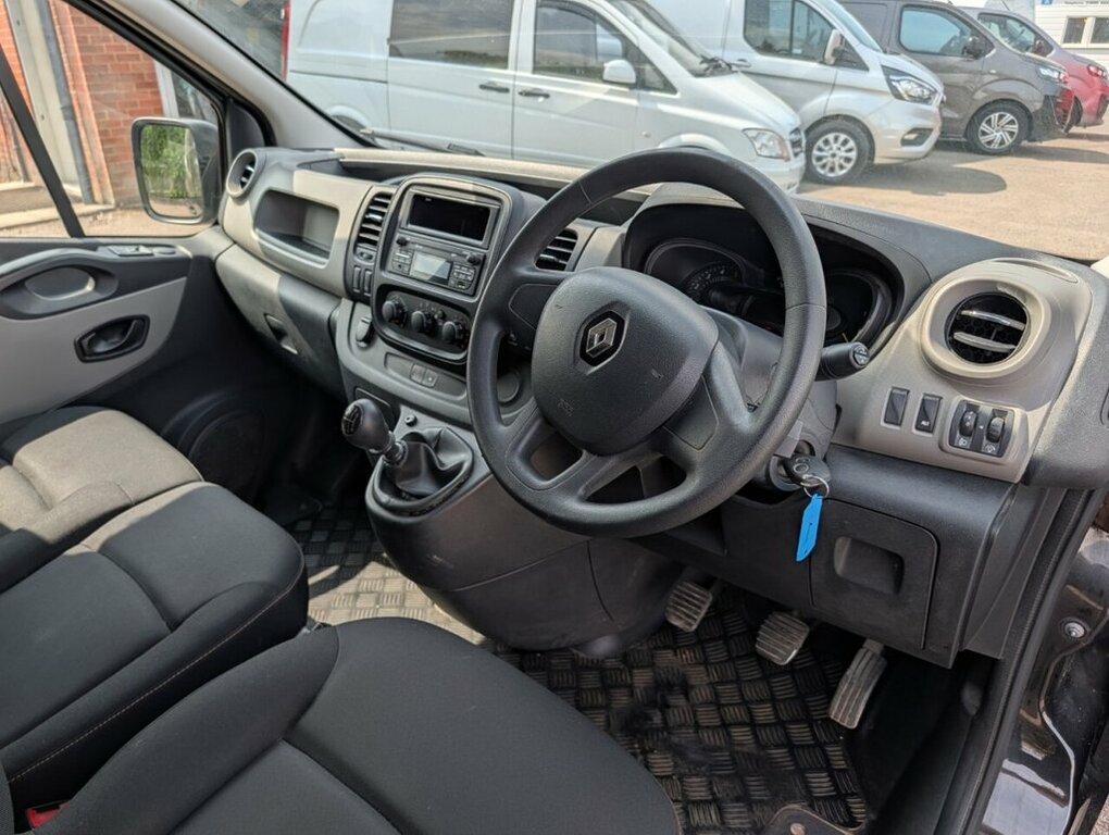 Renault Trafic 1.6 Dci Energy 27 Business Swb Standard Roof Euro White #16
