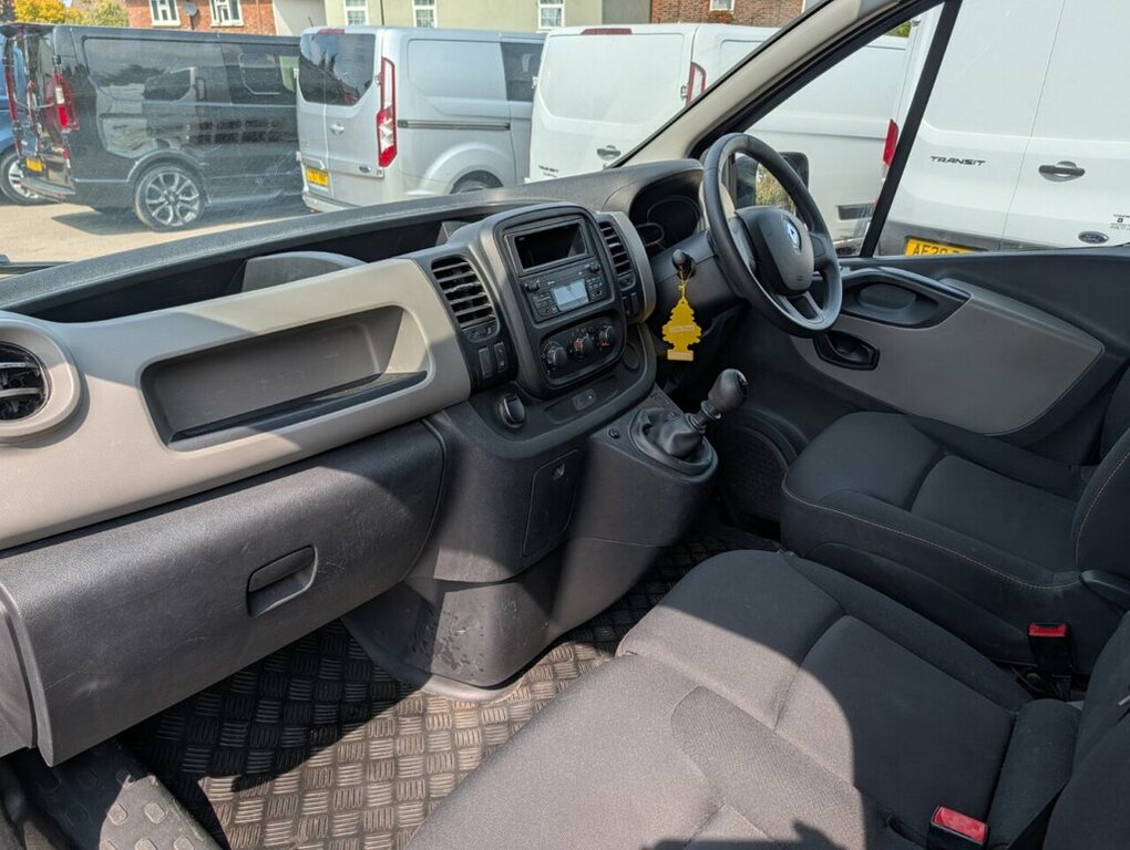Renault Trafic 1.6 Dci Energy 27 Business Swb Standard Roof Euro White #29