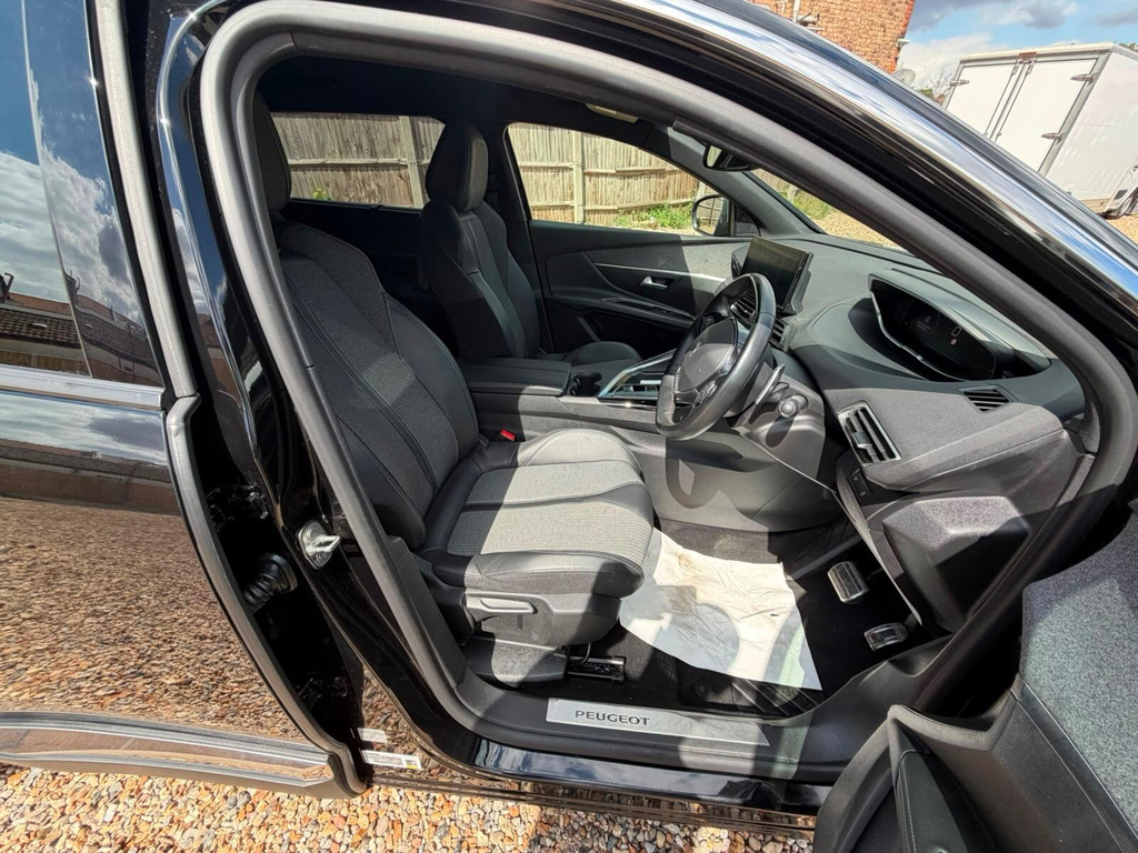 Peugeot 5008 1.2 Puretech Allure Eat8 White #15