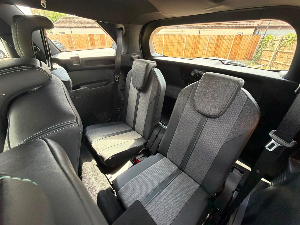 Peugeot 5008 1.2 Puretech Allure Eat8 White #17