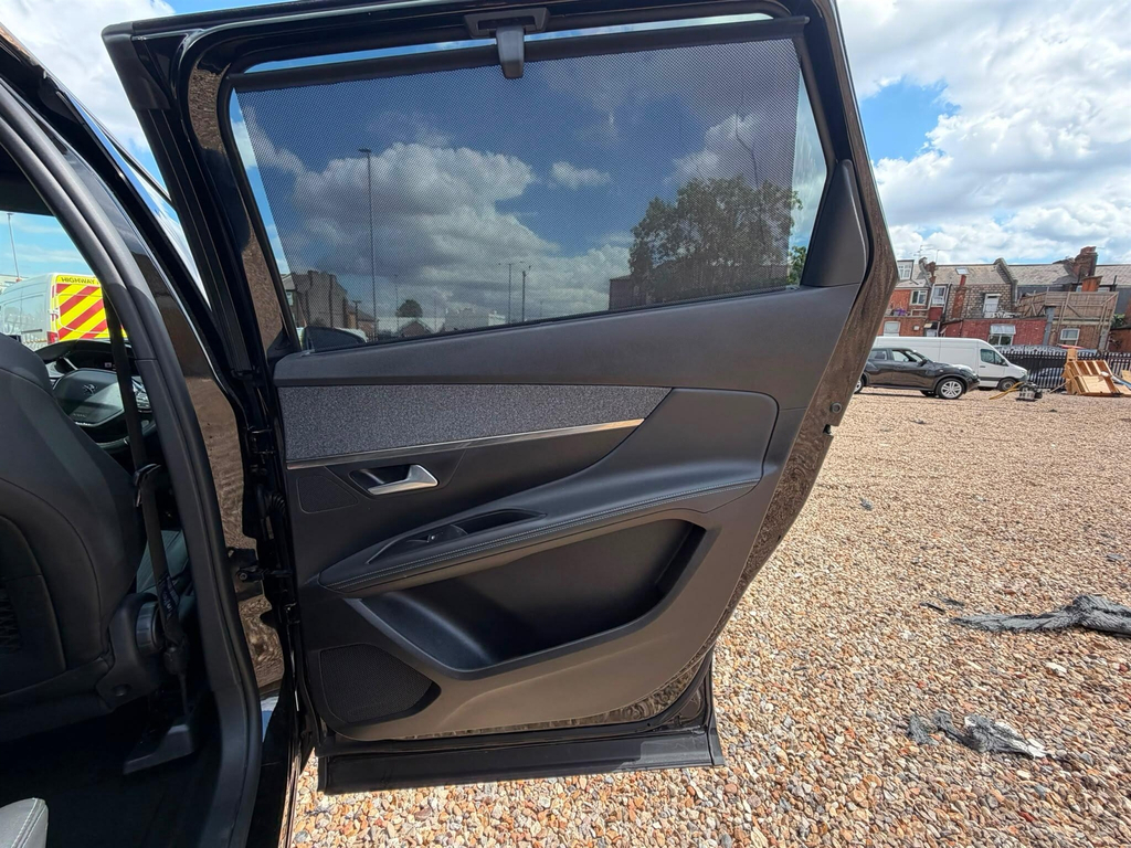 Peugeot 5008 1.2 Puretech Allure Eat8 White #29