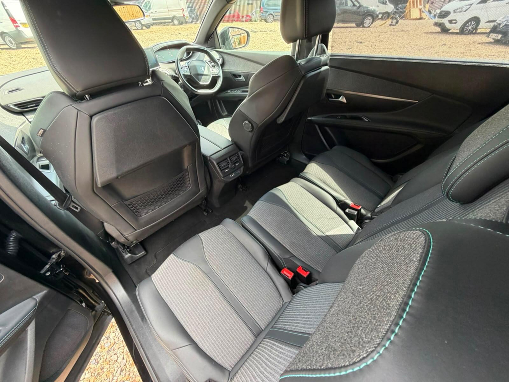 Peugeot 5008 1.2 Puretech Allure Eat8 White #18