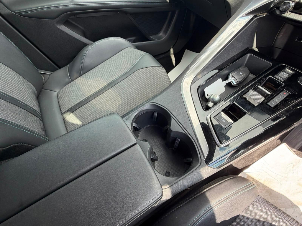 Peugeot 5008 1.2 Puretech Allure Eat8 White #61