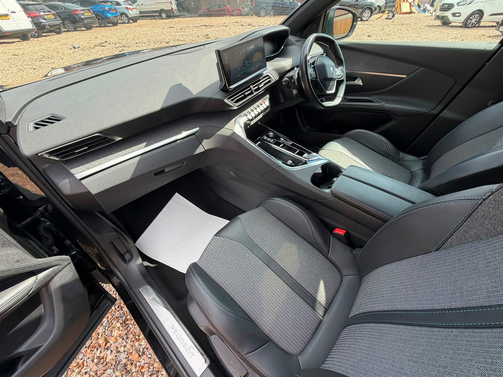 Peugeot 5008 1.2 Puretech Allure Eat8 White #53