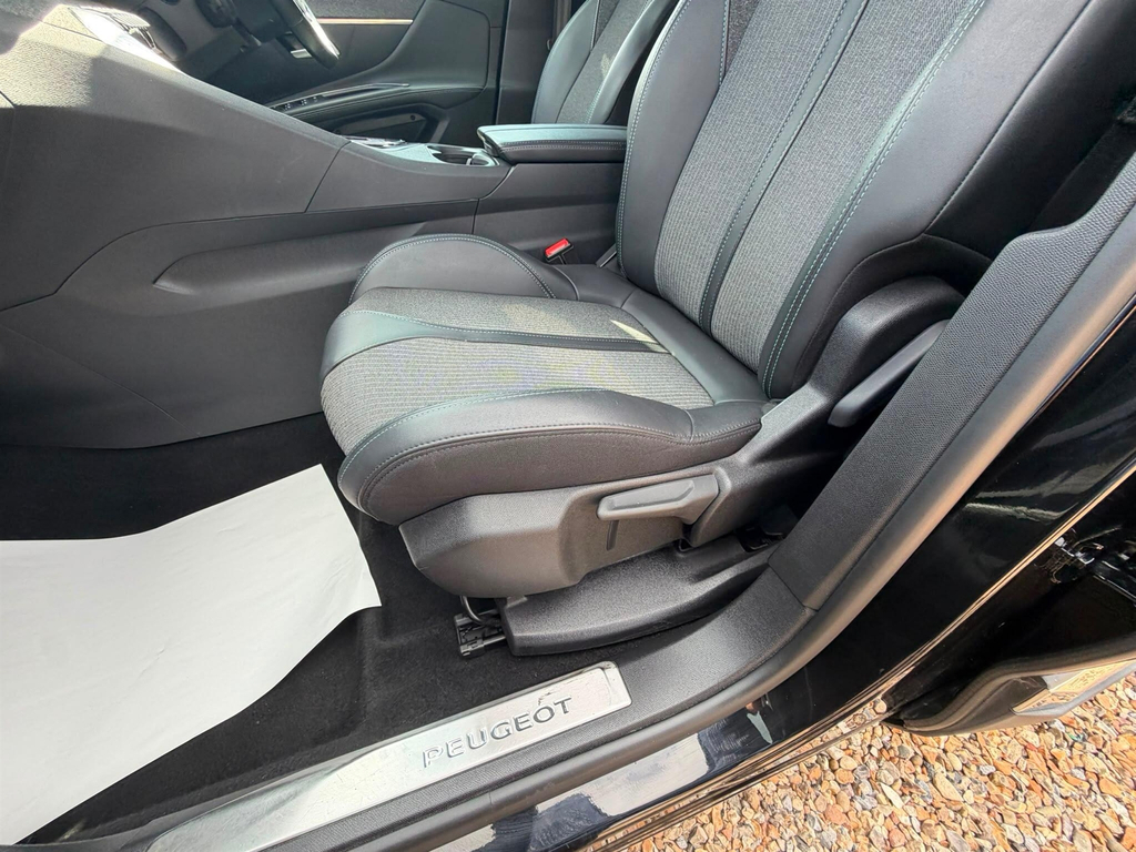 Peugeot 5008 1.2 Puretech Allure Eat8 White #52