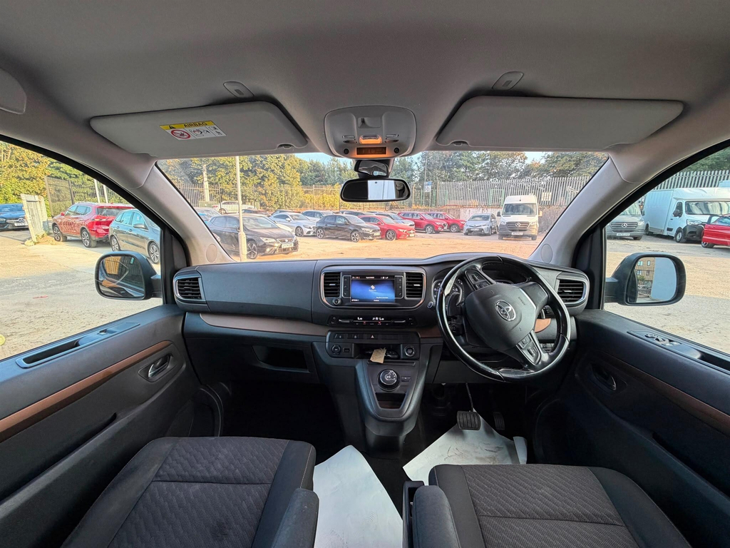 Toyota Verso 2.0D Family Medium Mpv Mwb Euro 6 Ss  #2