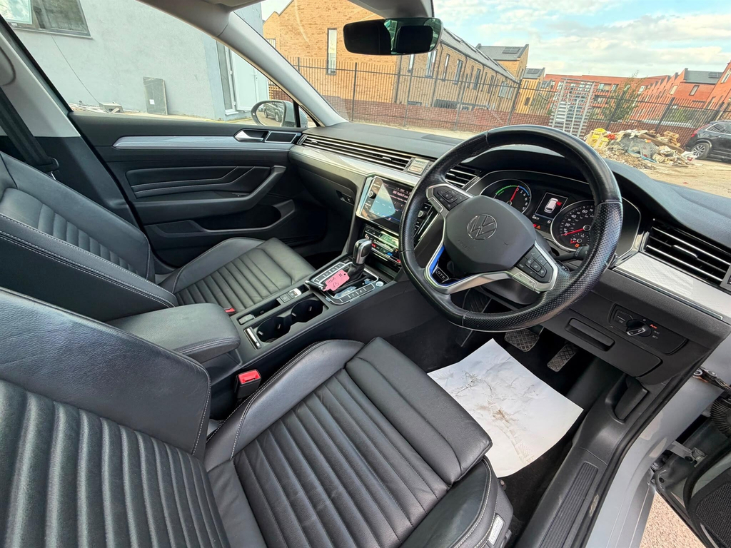 Volkswagen Passat 1.4 Tsi 13Kwh Gte Estate Plug-in Hybrid Grey #18