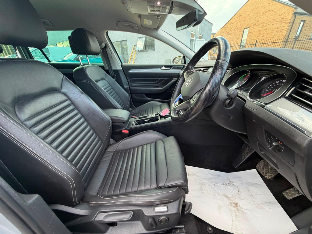 Volkswagen Passat 1.4 Tsi 13Kwh Gte Estate Plug-in Hybrid Grey #17