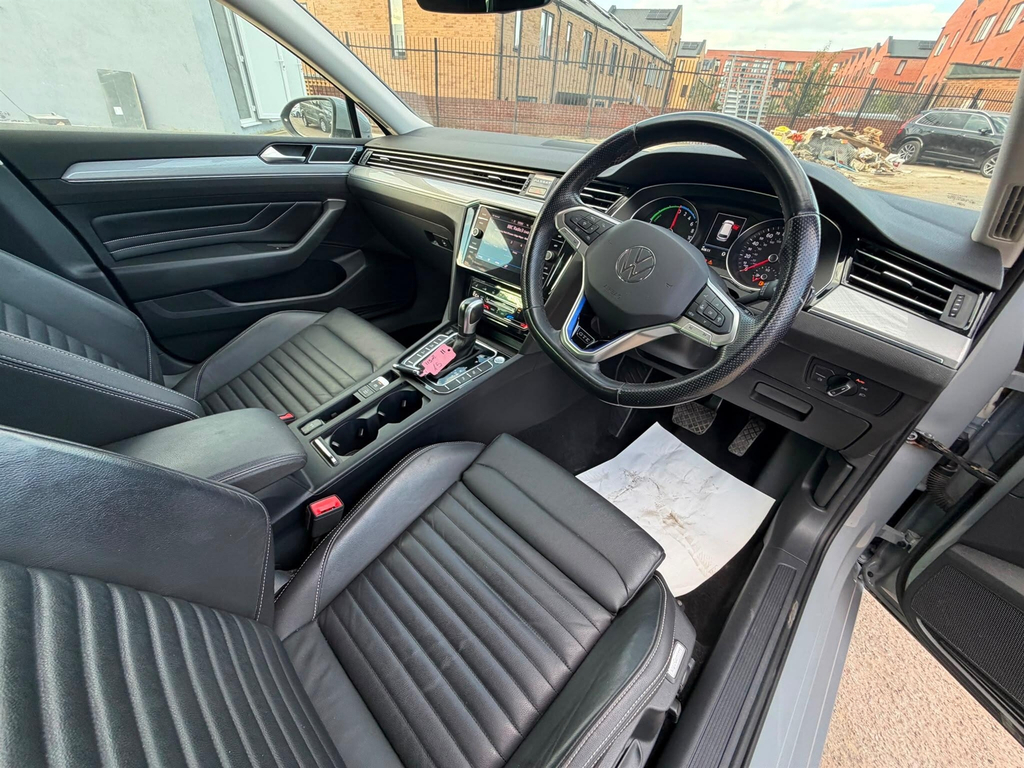 Volkswagen Passat 1.4 Tsi 13Kwh Gte Estate Plug-in Hybrid Grey #19