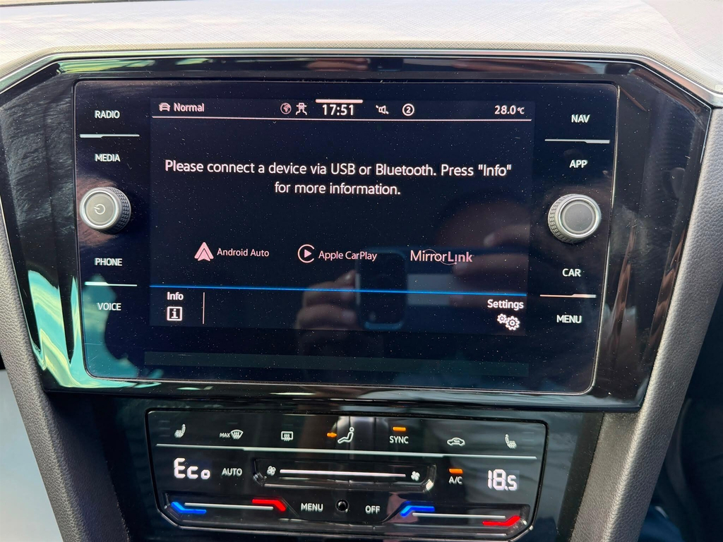 Volkswagen Passat 1.4 Tsi 13Kwh Gte Estate Plug-in Hybrid Grey #37