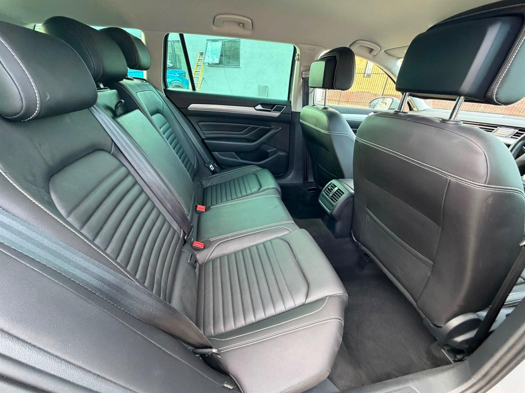 Volkswagen Passat 1.4 Tsi 13Kwh Gte Estate Plug-in Hybrid Grey #25