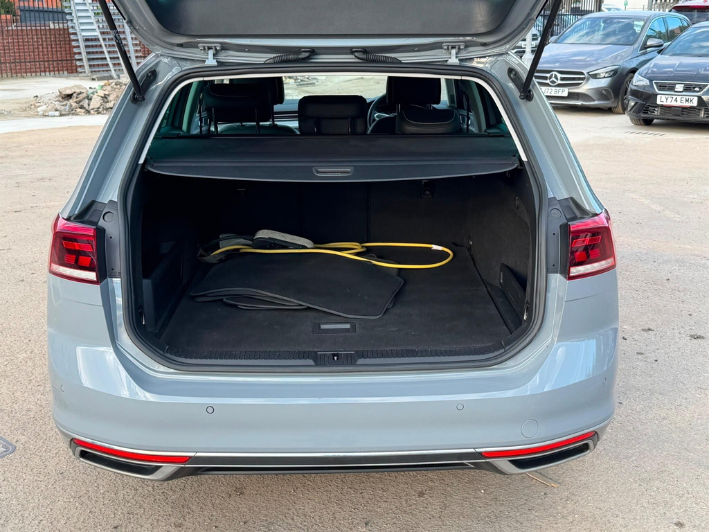 Volkswagen Passat 1.4 Tsi 13Kwh Gte Estate Plug-in Hybrid Grey #42