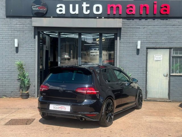 Volkswagen Golf Tsi Bluemotion Tech Gti Black #3