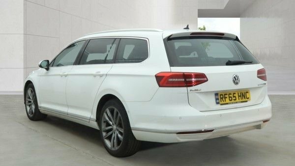 Volkswagen Passat Tdi Bluemotion Tech Gt White #3