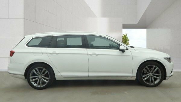 Volkswagen Passat Tdi Bluemotion Tech Gt White #5