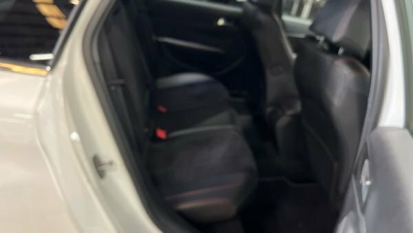 Peugeot 308 SW Gt Line Red #11