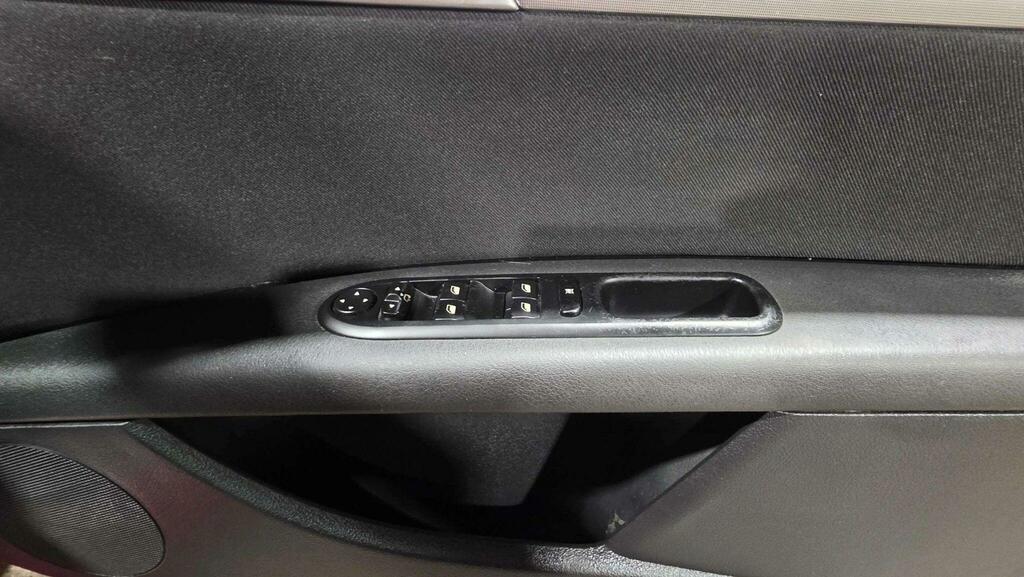 Peugeot 407 SW 2L Se Black #17