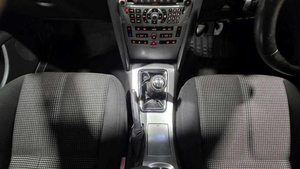 Peugeot 407 SW 2L Se Black #11