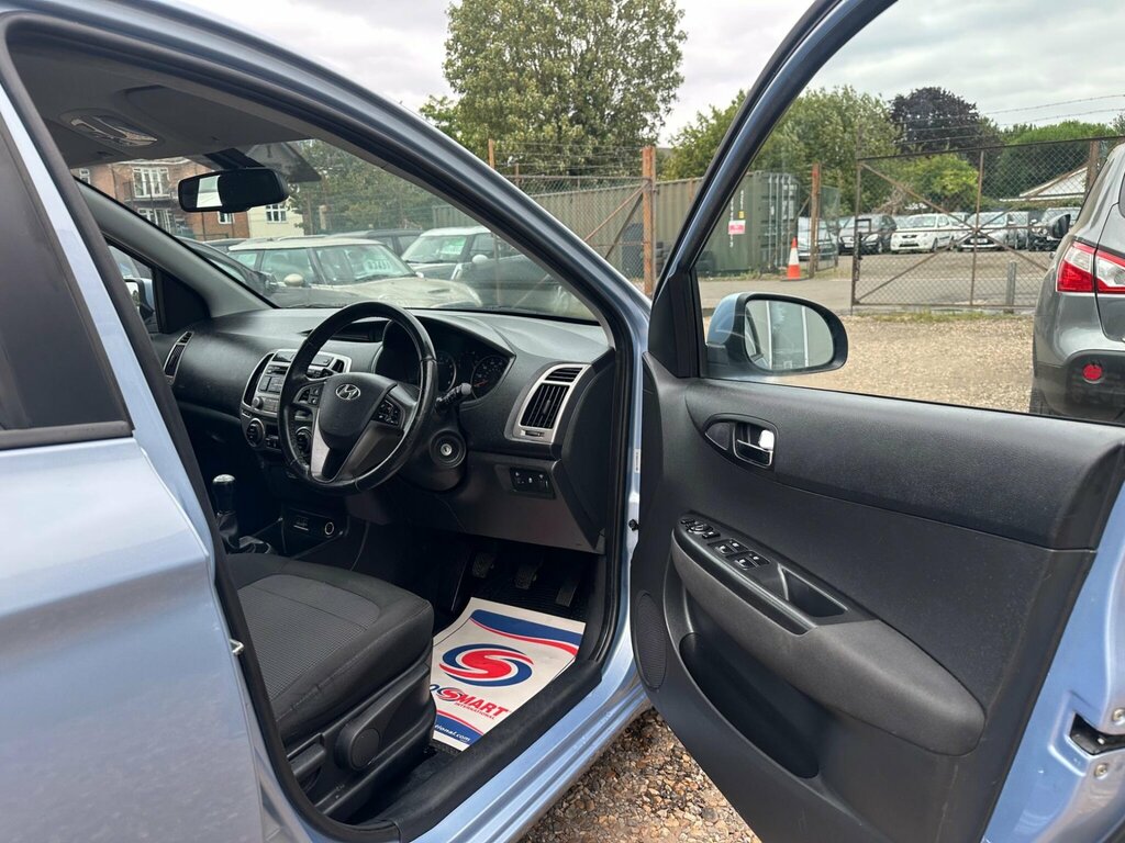Hyundai I20 1.2 Classic Euro 5 Silver #46