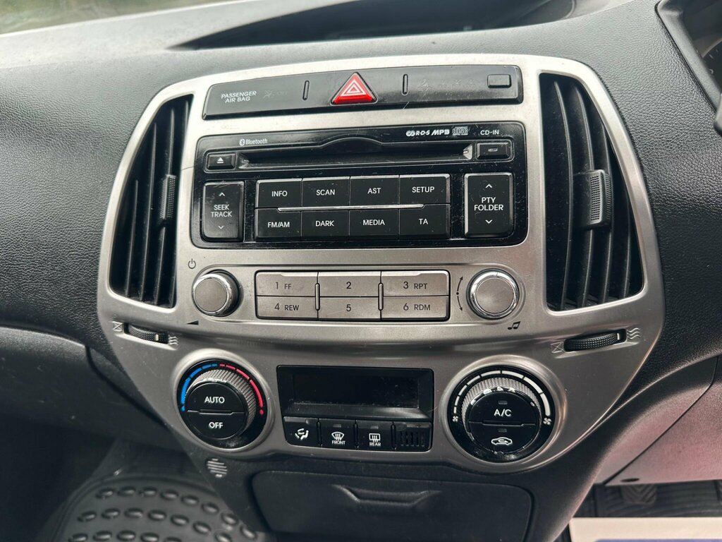 Hyundai I20 1.2 Classic Euro 5 Silver #51