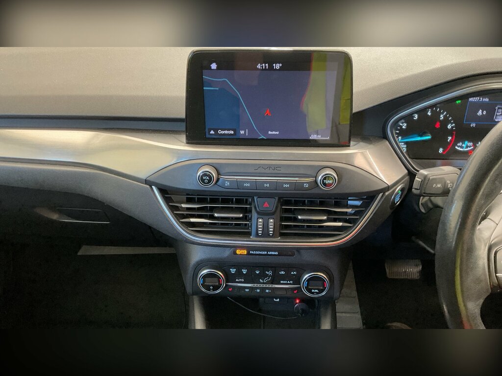 Ford Focus 1.0T Ecoboost Titanium Hatchback E Grey #4