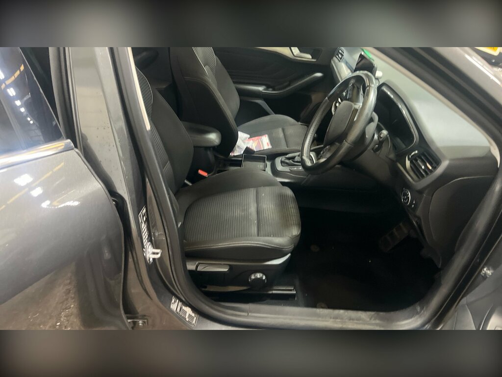 Ford Focus 1.0T Ecoboost Titanium Hatchback Grey #3