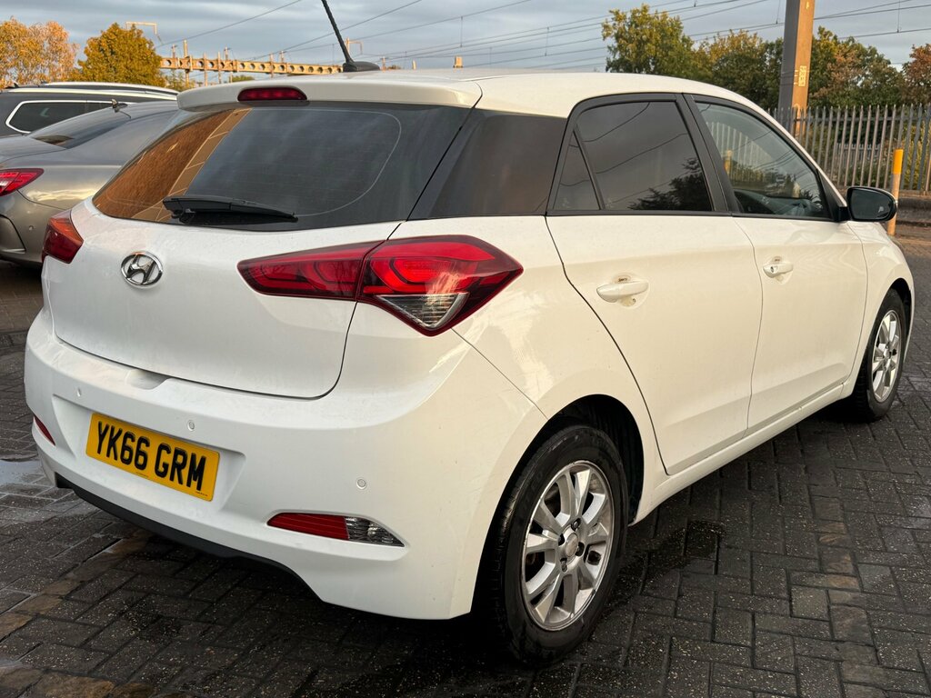 Hyundai I20 1.2 Se Hatchback Euro 6 84 Ps White #6