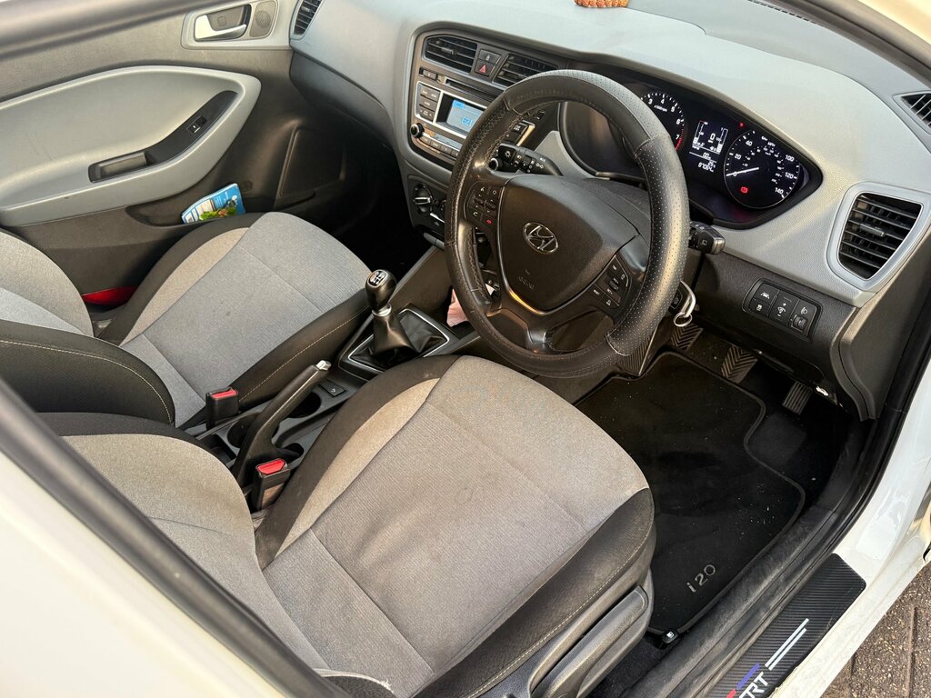 Hyundai I20 1.2 Se Hatchback Euro 6 84 Ps White #3
