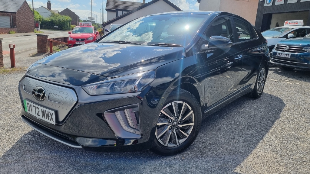 Hyundai Ioniq Premium Black #3