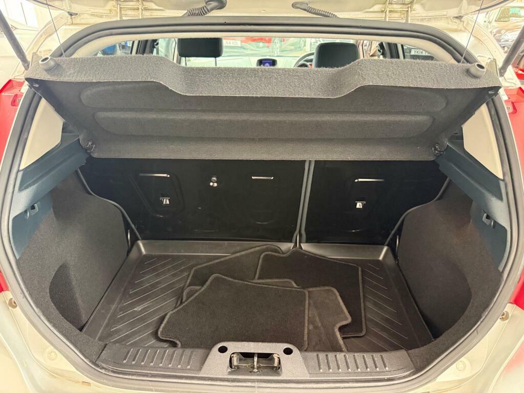 Ford Fiesta 1.4L Zetec Tdci Hatchback Euro 5 White #15